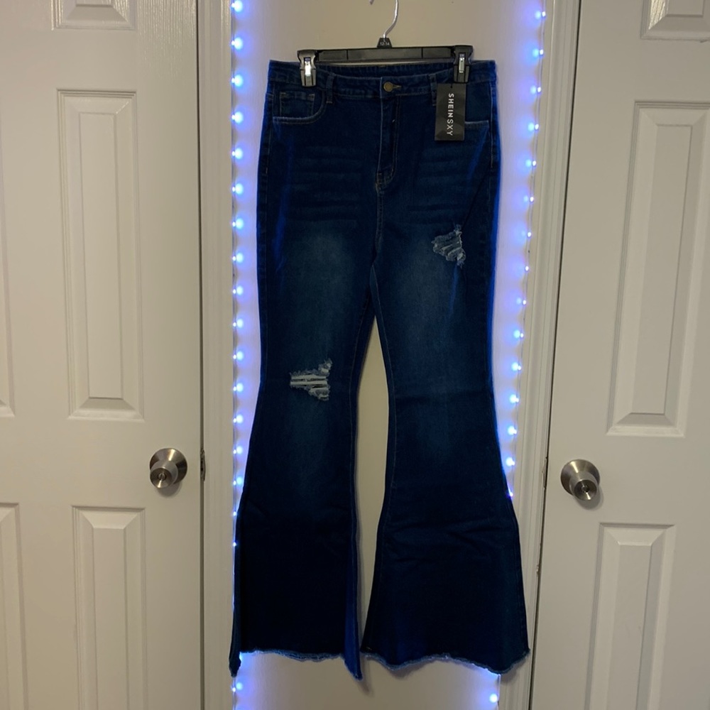 NWT size 30 SHEIN bell bottom jeans